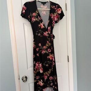 Fortune + Ivy Black Floral Wrap Midi Dress | Size Small